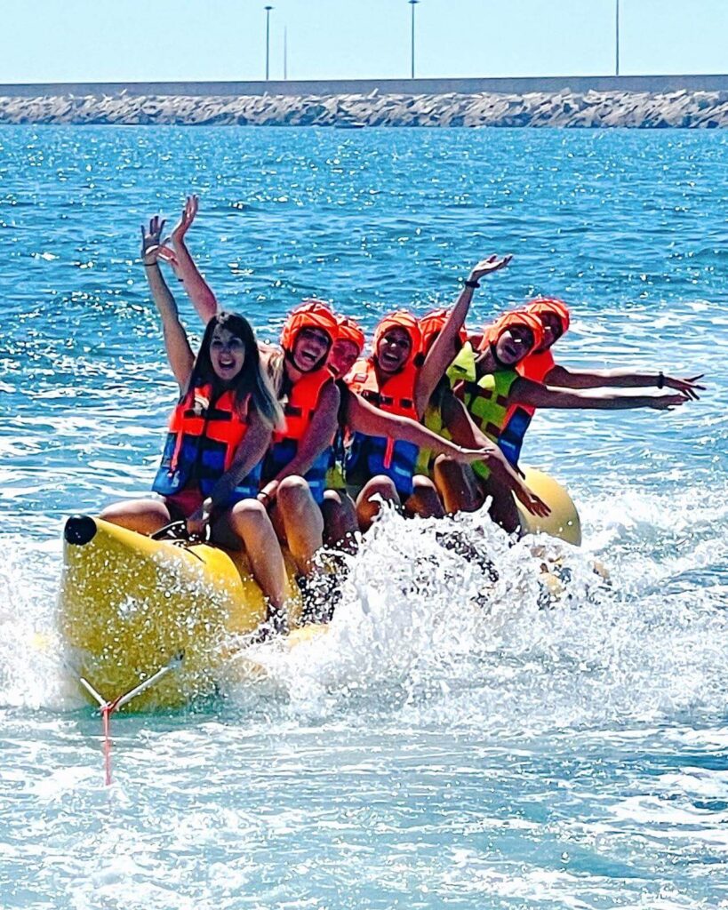 Banana boat en Valencia | Actividad acuática para grupos